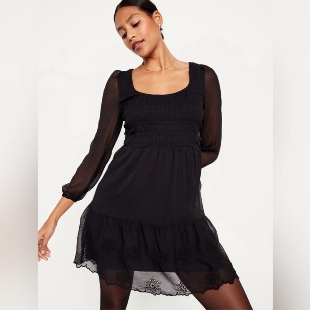 Old Navy Black Long Sleeve Smocked Mini Dress. Size Small.